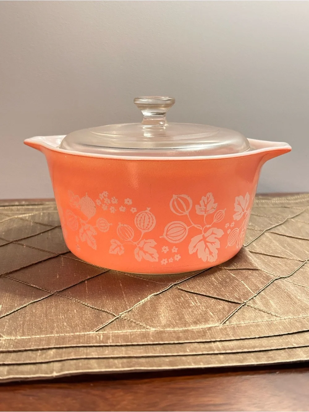 Pyrex Pink Gooseberry Covered Casserole Dish 1 Qt. With Lid